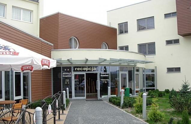 Hotel Domino Niemodlin Exterior foto